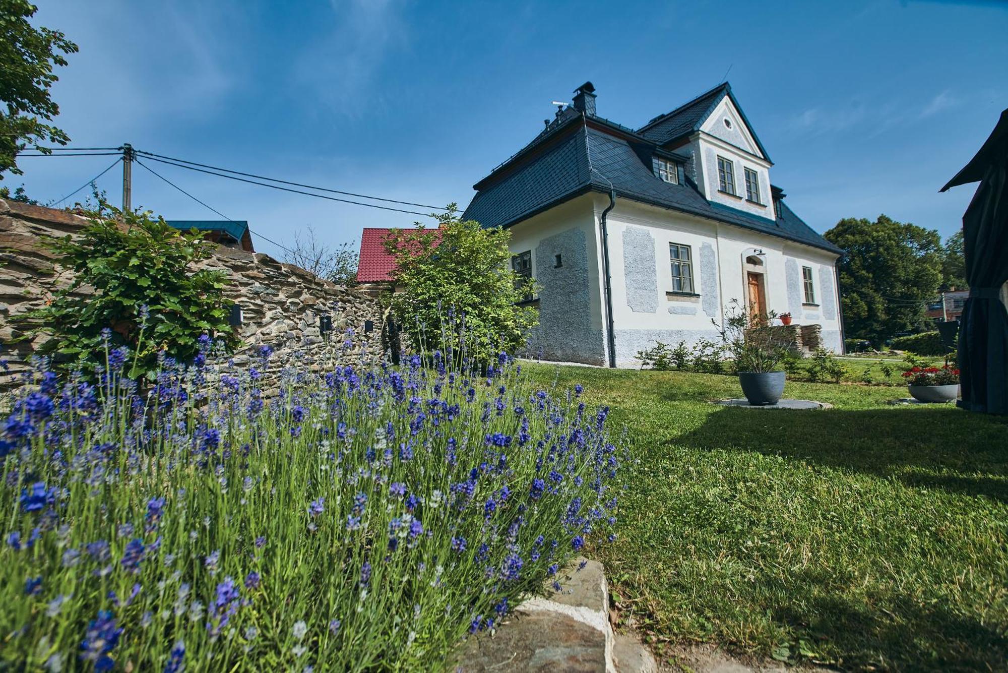 Barokni Kaplanka 1796 A. D. - Luxusni Apartmany V Ceskem Raji Zelezny Brod Zewnętrze zdjęcie